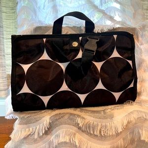 Thirty one folding accessory carry all.